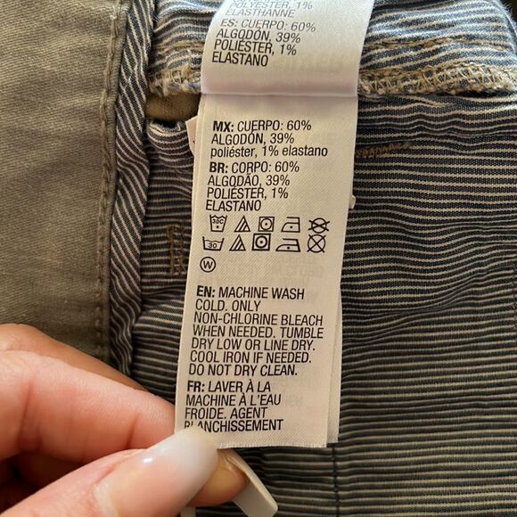 Quicksilver Khaki Straight Fit shorts Sz-32 - Picture 9 of 11